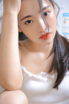 女人POOPING大便A卫生巾